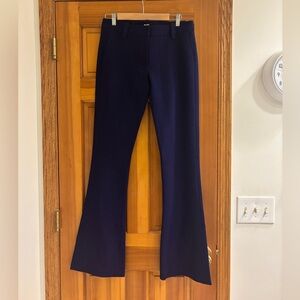 Like new women’s Paige flare pants. Size 6